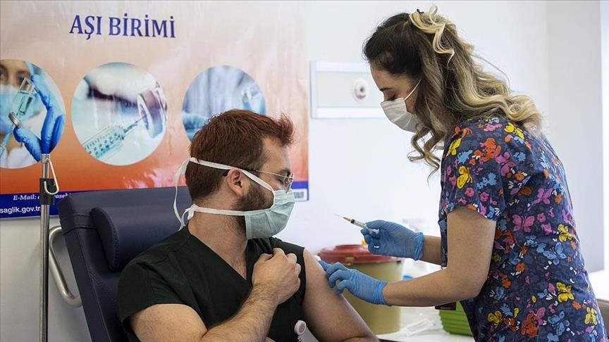 Turkey: 700,000+ health workers vaccinated in 4 days