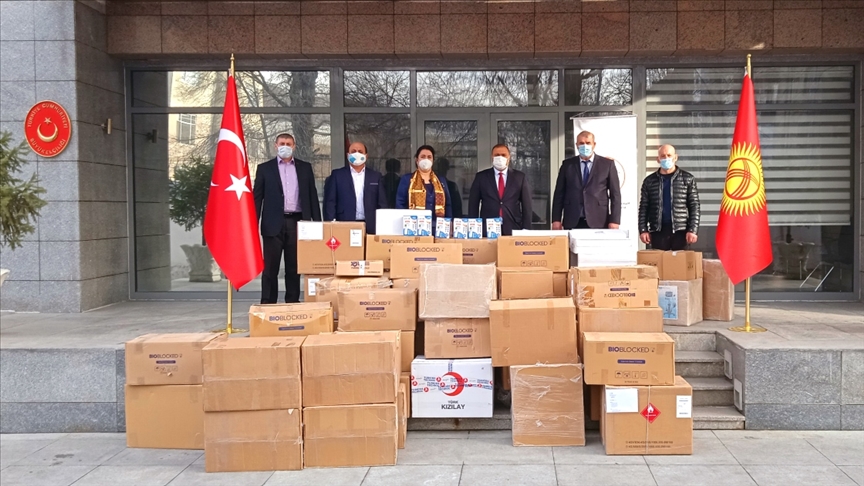 Türkiye'nin Kırgızistan’daki Ahıska Türklerine gönderdiği tıbbi malzeme teslim edildi