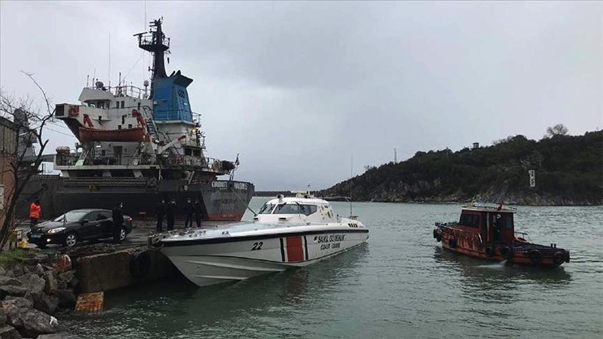 У берегов Турции продолжаются поиски 3 членов экипажа затонувшего сухогруза