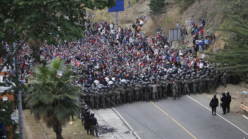 México mantiene militarizada la frontera ante el avance de migrantes hondureños