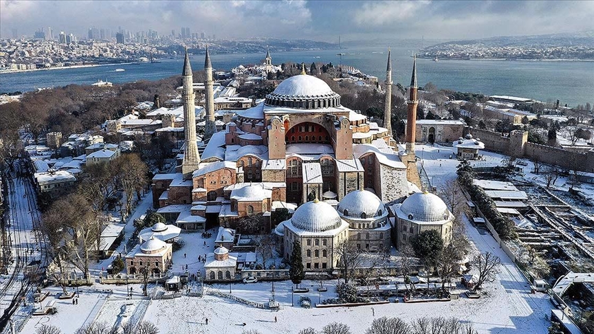 İstanbul beyaza büründü