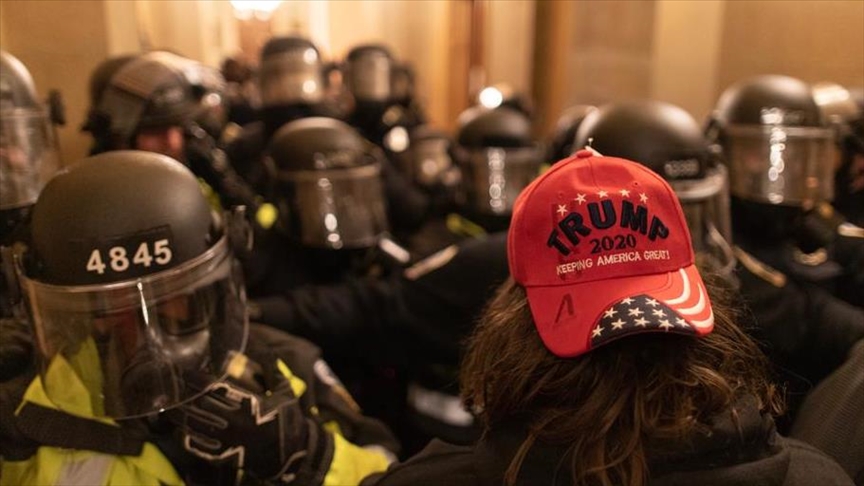 Nuevas imágenes de la revista The New Yorker revelan detalles sobre el asalto al Capitolio de EEUU