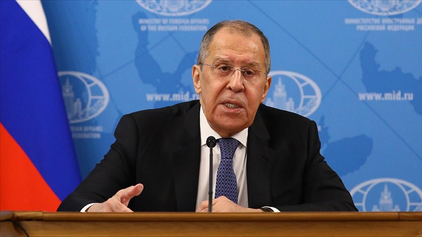 Lavrov, Batı’nın Navalnıy’ı bahane ederek kendi içindeki krizi örtmeye çalıştığını savundu