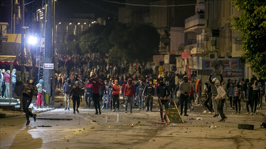 Tunisie : La société civile soutient les protestations pacifiques et condamne les actes de pillage