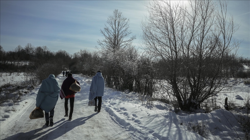 Bosnia: Migrants struggle with harsh winter