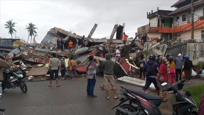 Death toll from Indonesia earthquake climbs to 90