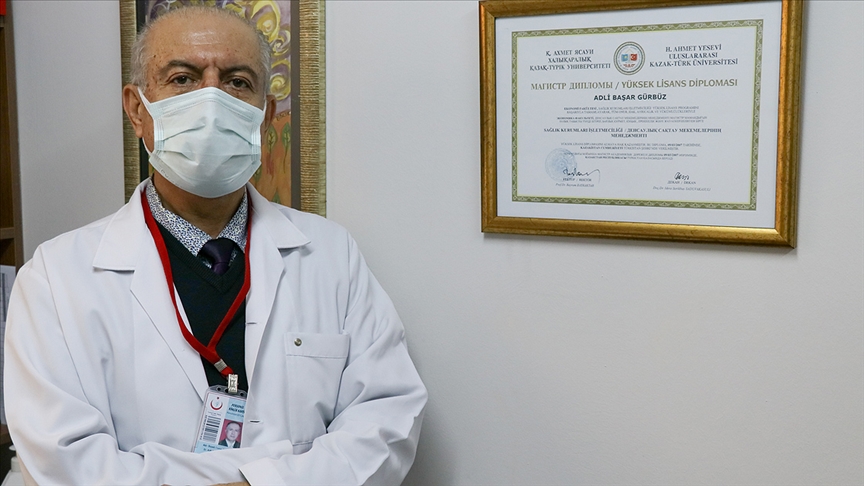 Kovid-19 tedavisi görürken salgında annesini yitiren Uzman Doktor Gürbüz: Annemi son yolculuğuna uğurlayamadım