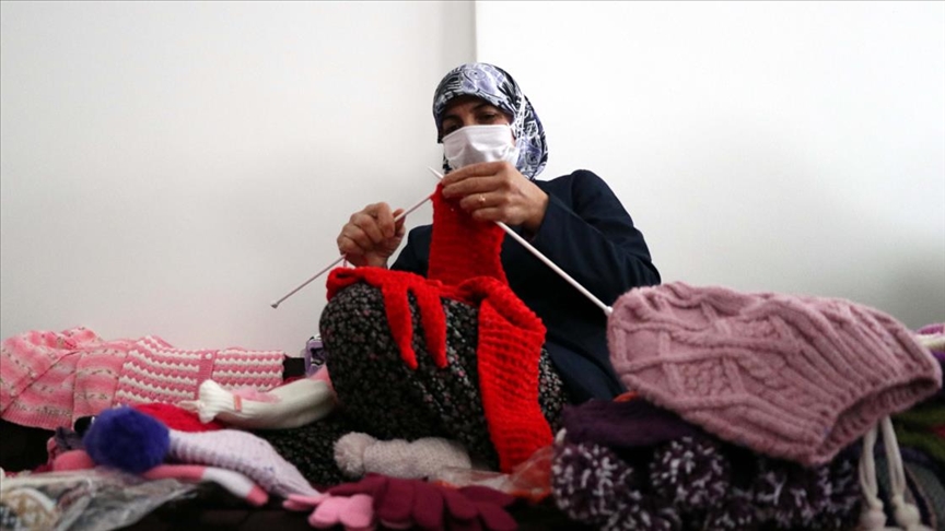 Elazığlı annelerden Suriyeli çocukları ısıtacak seferberlik