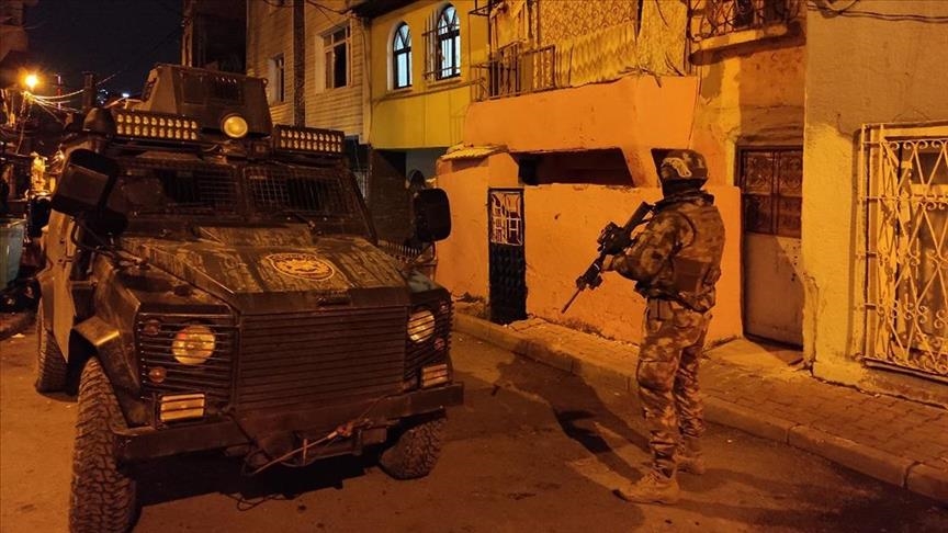 تركيا.. توقيف 16 مشتبها بالانتماء لـ"داعش" في إسطنبول