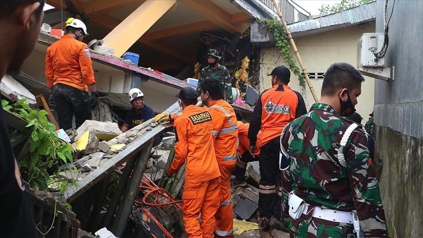 بلایای طبیعی در اندونزی طی هجده روز اخیر جان 145 نفر را گرفت
