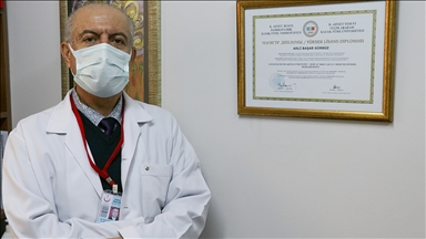 Kovid-19 tedavisi görürken salgında annesini yitiren Uzman Doktor Gürbüz: Annemi son yolculuğuna uğurlayamadım