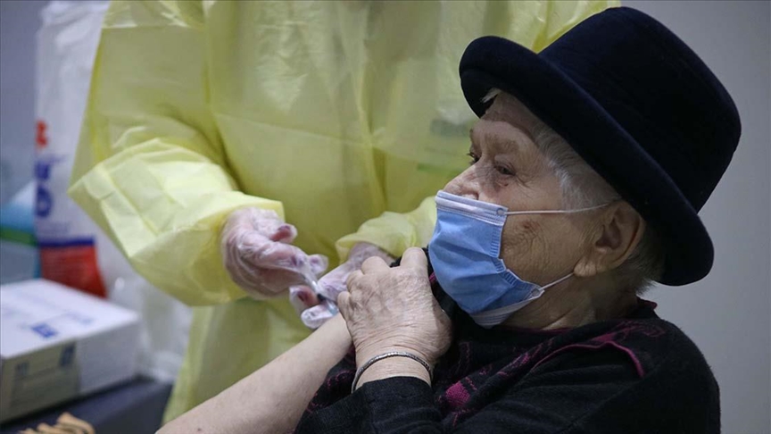 Počela masovna vakcinacija protiv koronavirusa: Za prvih sat vremena vakcinisano oko 100 Novosađana