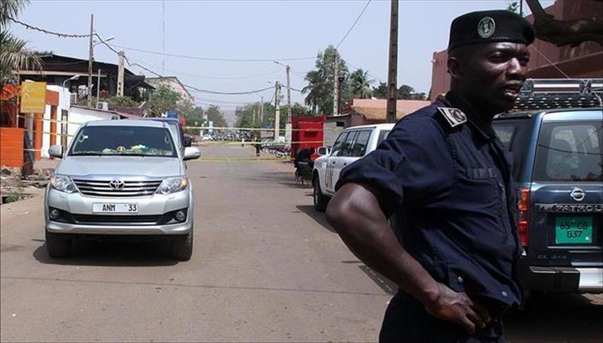 Mali  la police disperse une manifestation contre la présence française