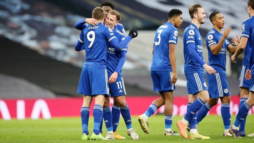 Leicester ease past Chelsea to go top of Premier League