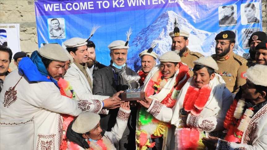 Nepali climbers get hero's welcome in Pakistan