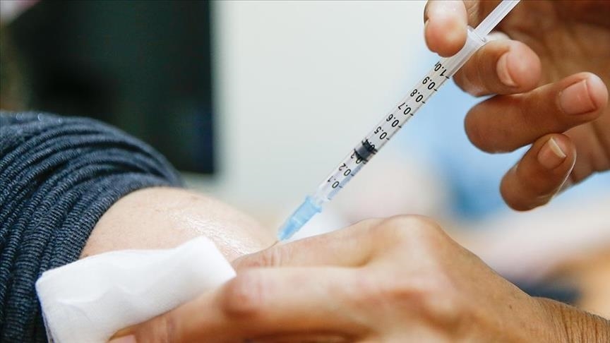 Personel militer Singapura memperoleh dosis pertama vaksin Covid-19