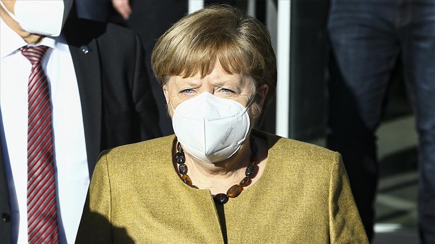 Merkel: Ozbiljno shvatiti opasnost od mutacija koronavirusa