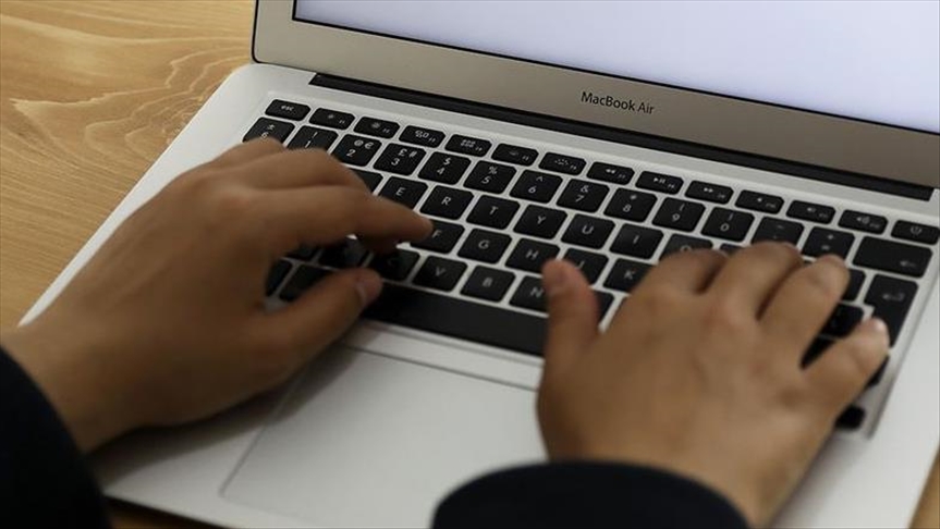 Zimbabwe orders most civil servants to work from home
