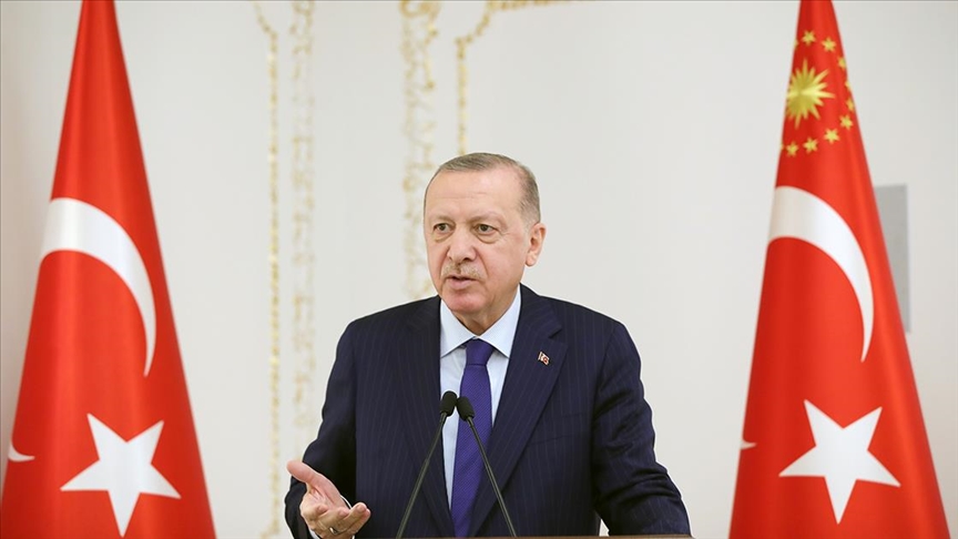 Cumhurbaşkanı Erdoğan: Salgın çeşitli sıkıntılar getirse de iş dünyamızın önünde yeni fırsat pencereleri de açıyor Cumhurbaşkanı Erdoğan: Salgın çeşitli sıkıntılar getirse de iş dünyamızın önünde yeni fırsat pencereleri de açıyor