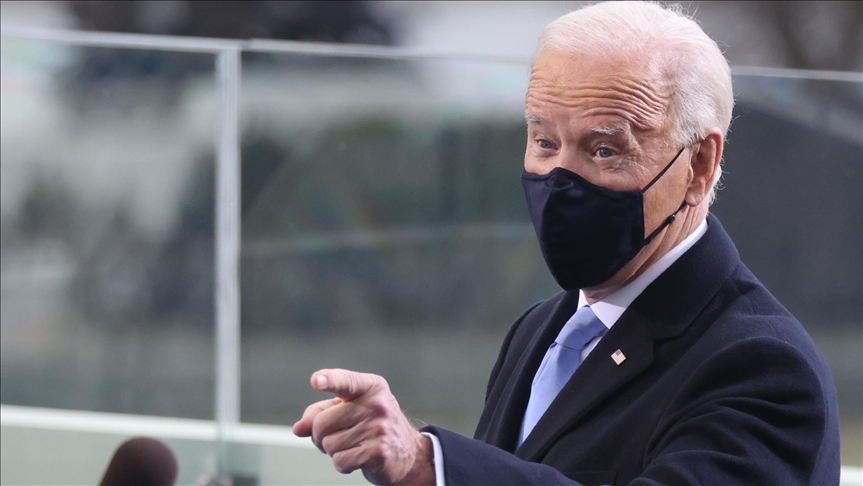 Biden warns dark days ahead as he outlines COVID plan