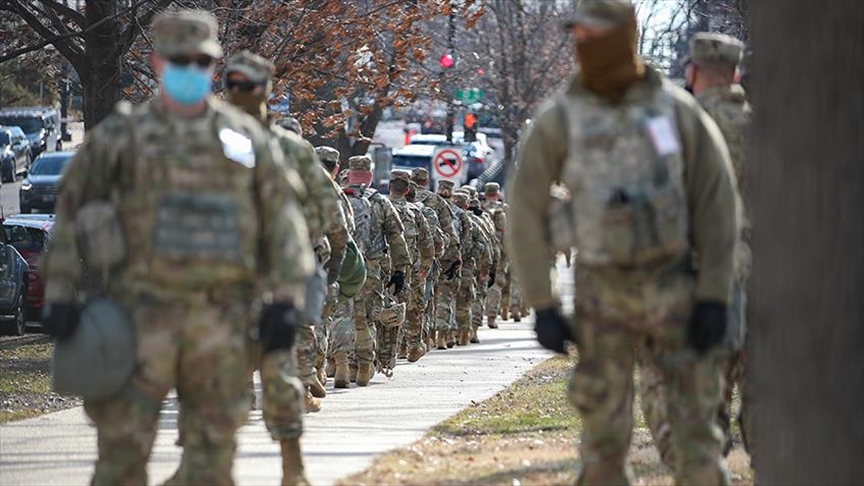 Polémico trato a la Guardia Nacional en el Capitolio genera indignación en EEUU