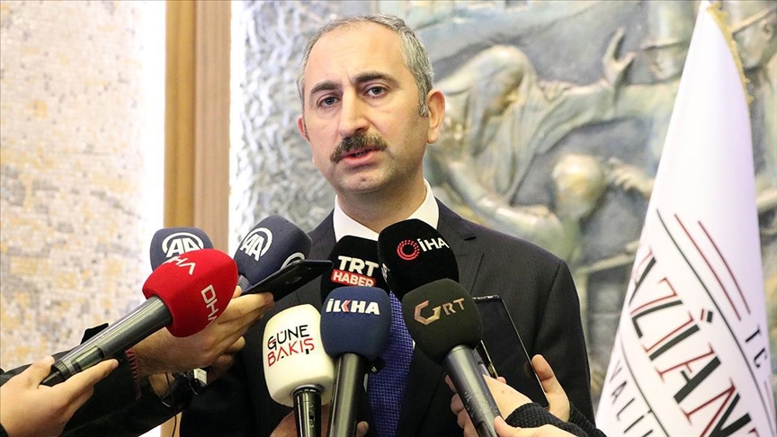Bakan Gül: Anayasa Mahkemesinin kararları bağlayıcıdır