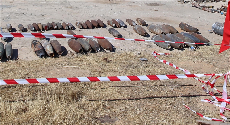 Wagner's mercenaries dig huge trench in Libya