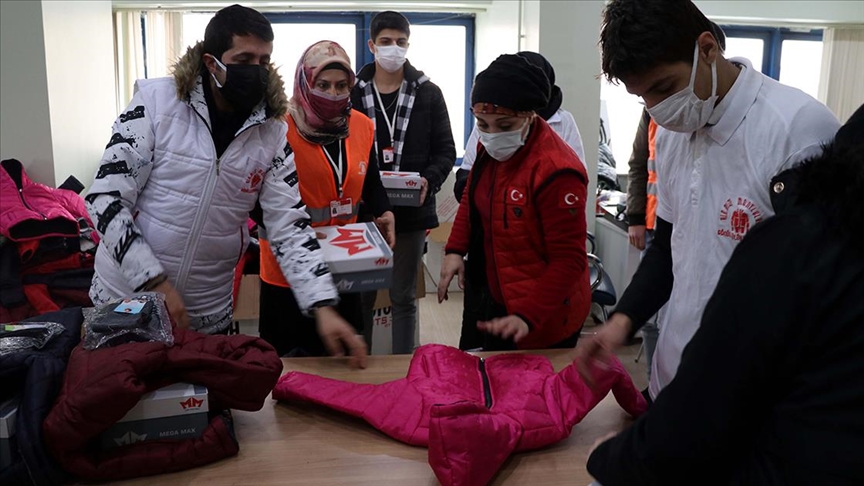 Elazığ'da depremzede 1023 çocuğu ısıtacak yardım