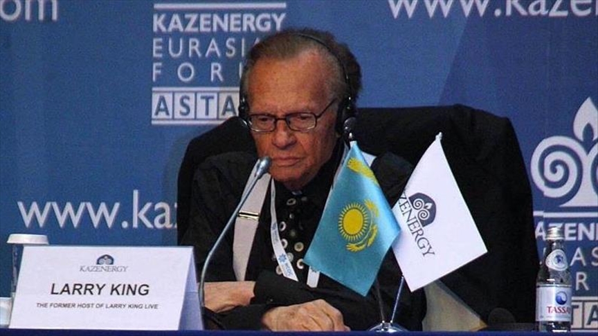 Legenda pewawancara televisi AS Larry King wafat usia 87 tahun