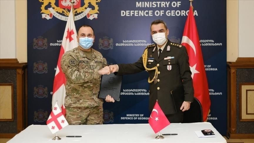 Turqia i dhuron pajisje ushtarake Ushtrisë së Gjeorgjisë