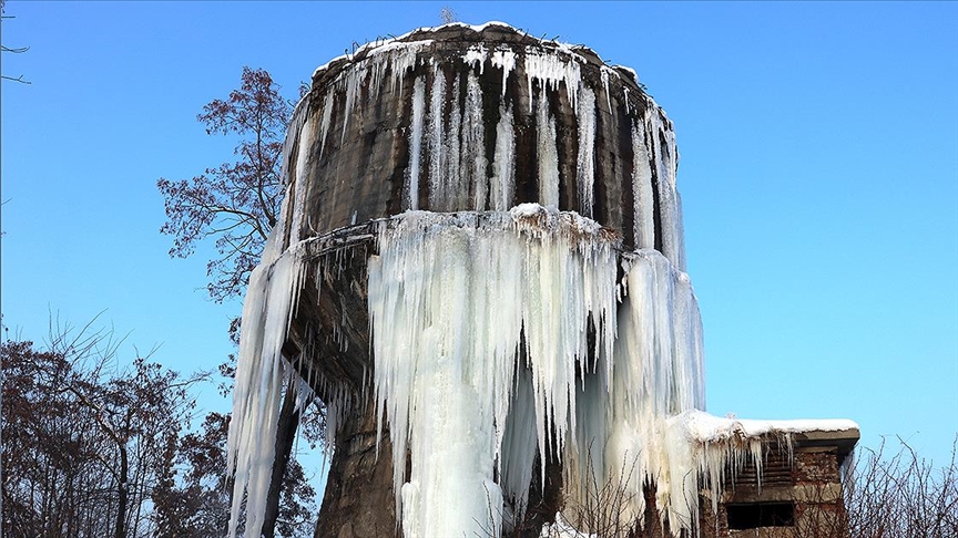 Ağrı'da termometreler sıfırın altında 33 dereceyi gösterdi