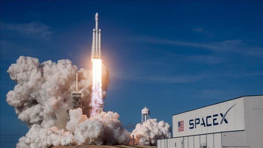 SpaceX cetak rekor luncurkan 143 satelit dengan satu roket