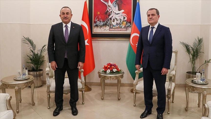 Top Turkish, Azerbaijani diplomats speak on phone
