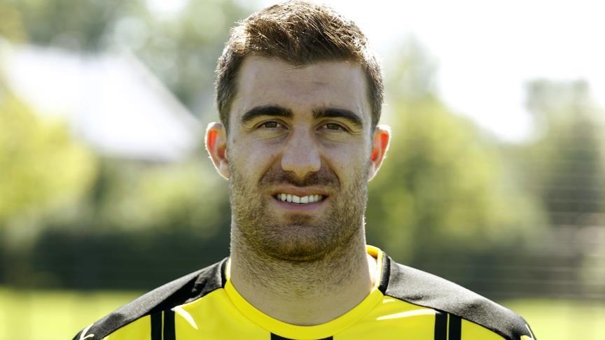 Football: Greek defender Sokratis joins Olympiacos