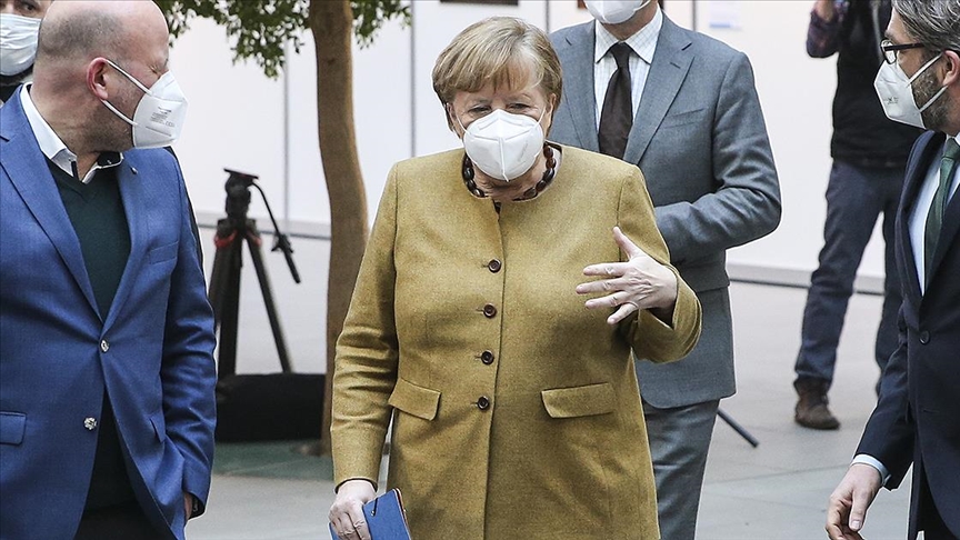 Almanya Başbakanı Merkel: Pandemi gelecek aylarda ve yıllarda da hayatımızı etkileyecek