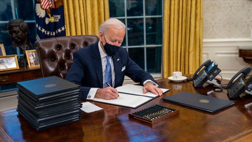 Biden firma decretos para promover la equidad racial en Estados Unidos