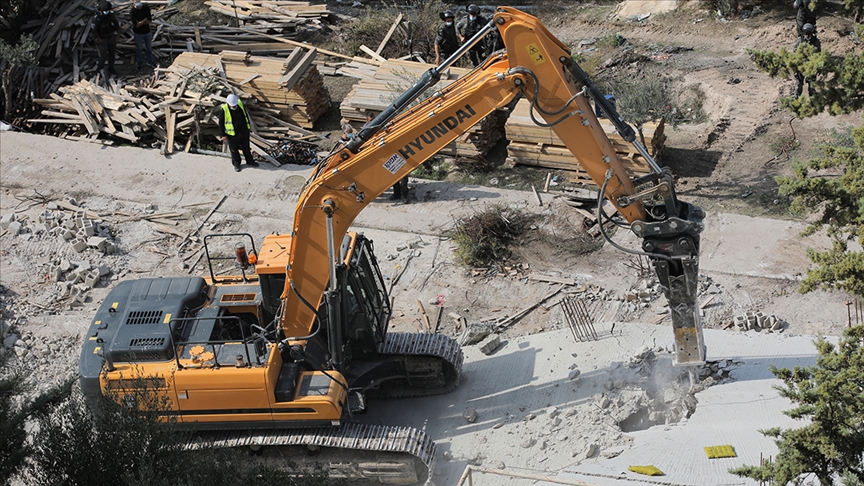 İsrail güçleri, Batı Şeria'da yapım aşamasındaki bir camiyi yıktı