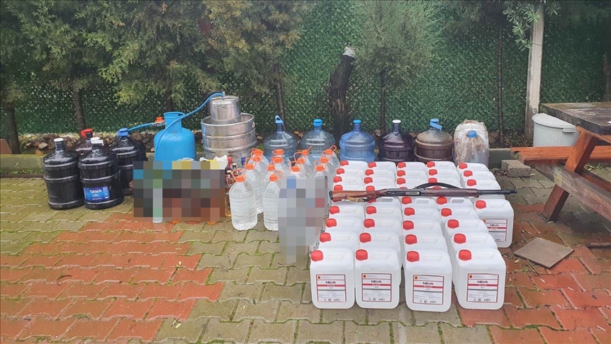 Over 1,000 liters of bootleg alcohol seized in Turkey