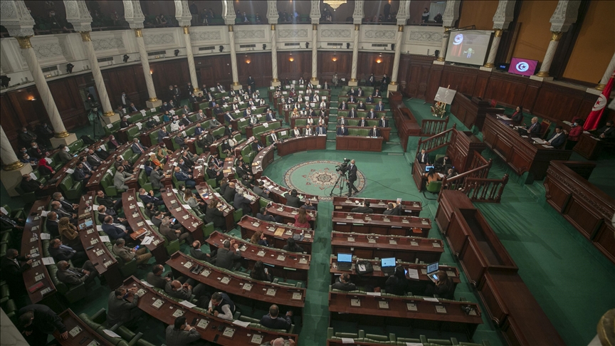 Reshuffled Tunisian cabinet wins confidence vote