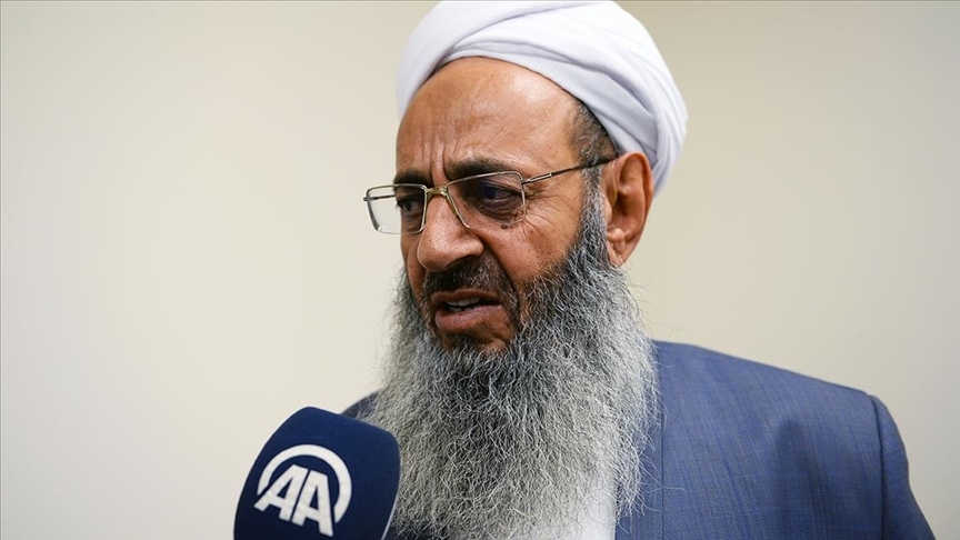 İranlı Sünni alim İsmailzehi, İranşehr'de Sünnilere ait cami inşaatının yıktırılmasına tepki gösterdi