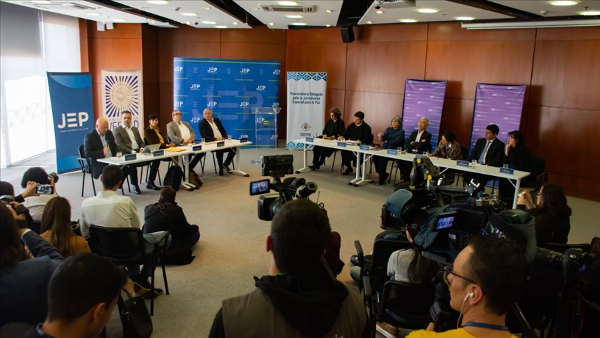Justicia transicional de Colombia imputa crímenes de lesa humanidad al antiguo Secretariado de las Farc-EP