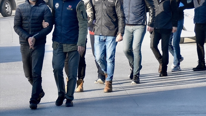 Erzincan merkezli FETÖ operasyonunda 13 zanlı yakalandı