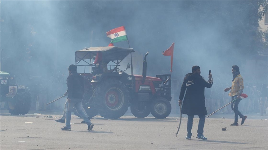 Hindistan'da protestocu çiftçiler, 1 Şubat'ta düzenlenecek parlamento yürüyüşünü iptal etti