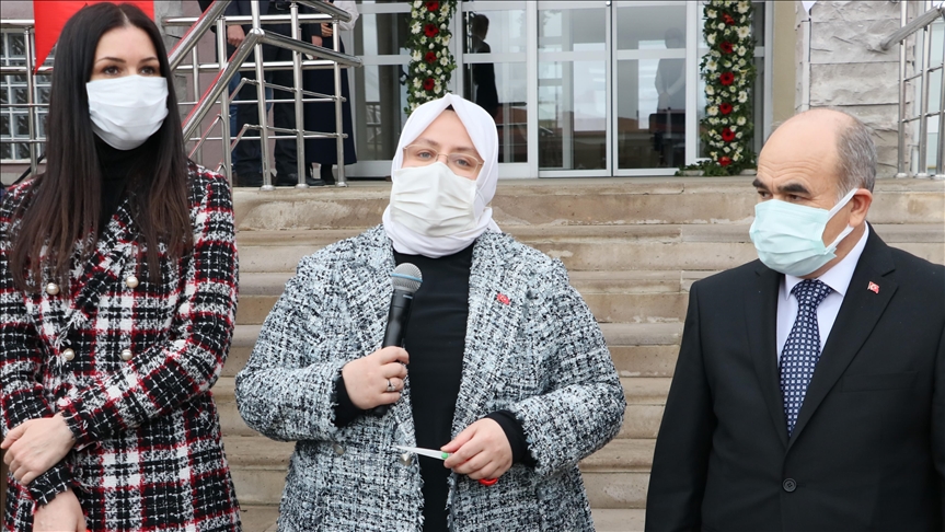 Bakan Selçuk, Engelsiz Yaşam Merkezi'nin açılışında konuştu: Türkiye'deki tüm engellilerimize sahip çıkmayı önemsiyoruz