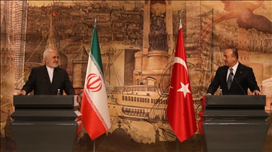 توئیت فارسی چاووشاوغلو درباره محور گفتگوهایش با ظریف