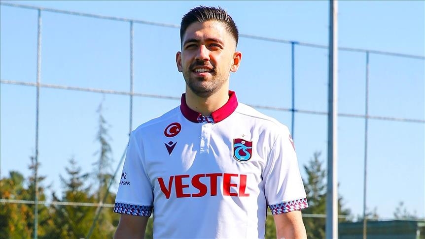 Trabzonspor Snap Up Greek Midfielder Bakasetas