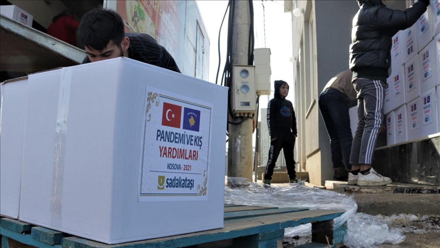 Organizatat turke dhurojnë ndihmë për nevojtarët në Kosovë