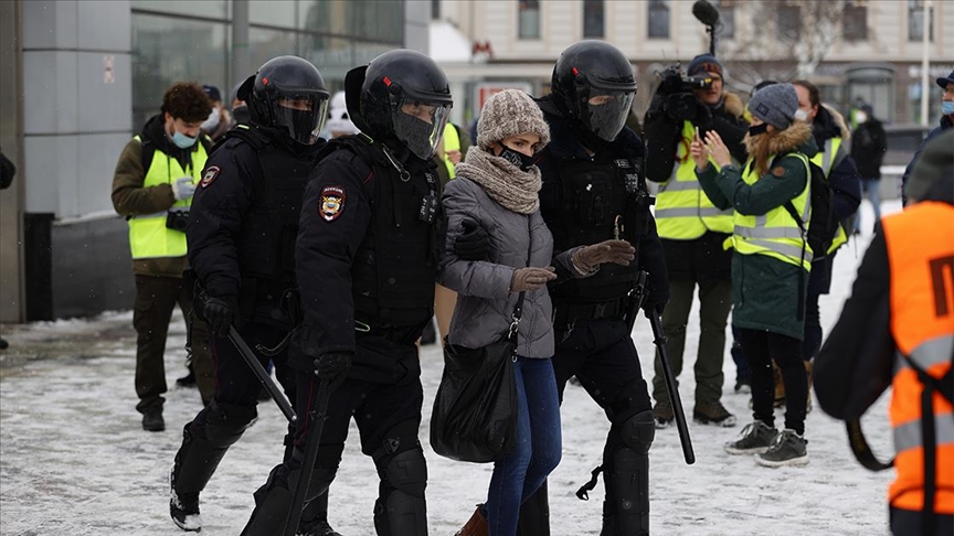 Na protestima u Rusiji privedeno više od 1.600 demonstranata