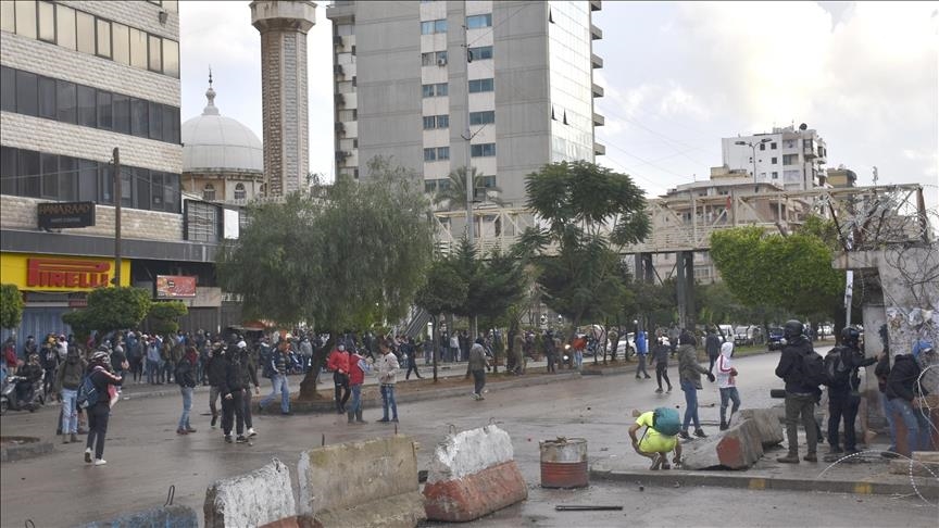 Liban : Des centaines de personnes solidaires des manifestants continuent d’affluer à Tripoli