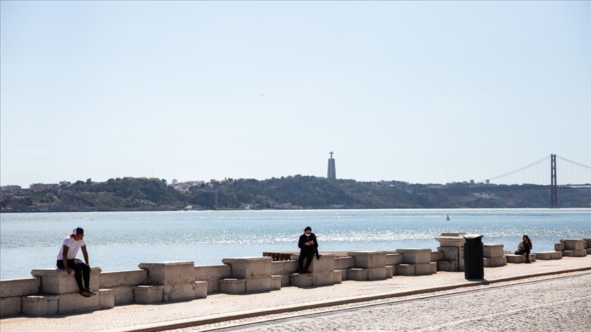 Portugal limita los viajes y busca ayuda europea para superar la COVID-19